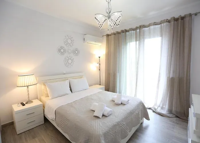 Acropolis By The Sea * Лоутраки