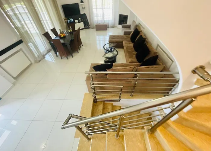 Acropolis By The Sea *